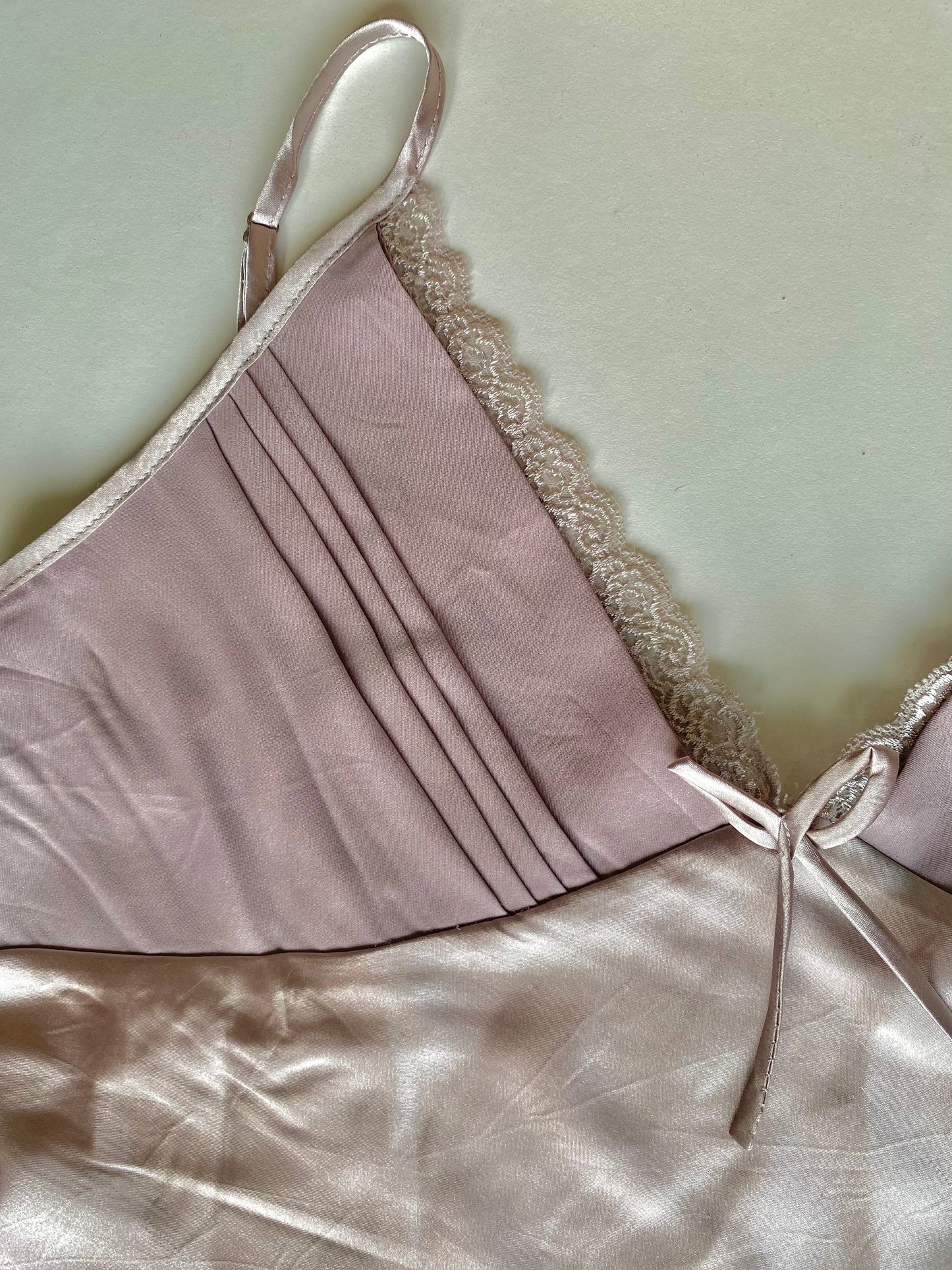 Lace trim satin top with bow | size M | Light purple lace top | lounge cami slip top, nightie top