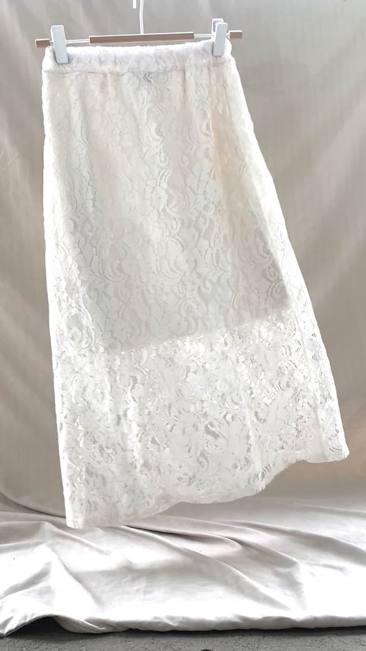 Lace white skirt