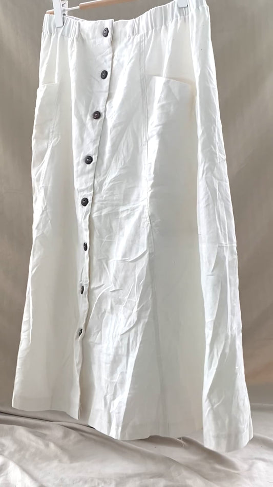 Midi Skirt with pocket and buttons