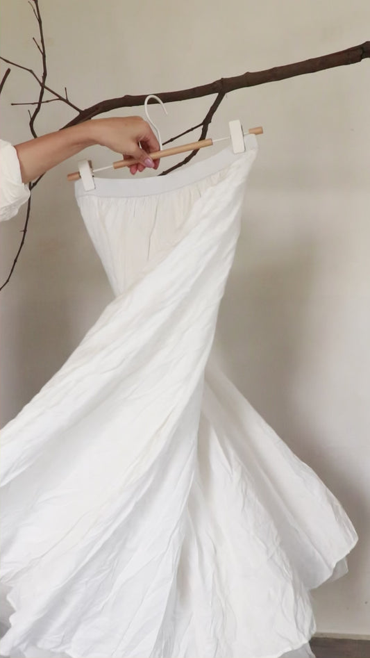 Silky A-line maxi skirt with net inner lining