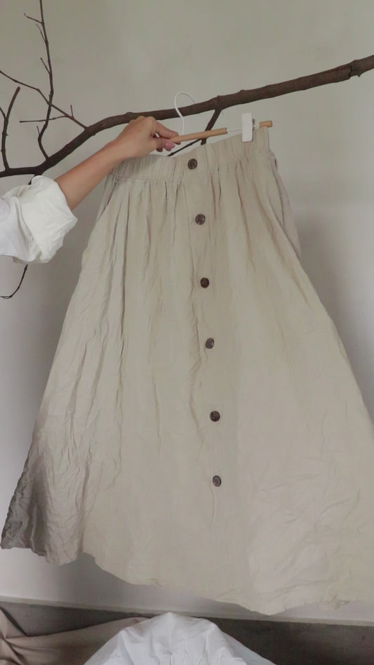 Buttoned midi skirt